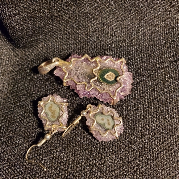 Sterling & Amethyst Geode earrings & pendant set - Picture 2 of 4